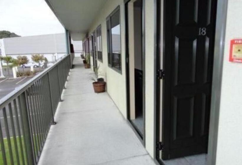 סוויטת 2 חדרי שינה, Asure Abode On Courtenay Motor Inn