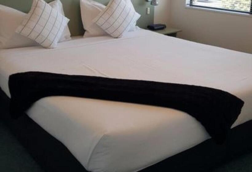 סוויטת 2 חדרי שינה, Asure Abode On Courtenay Motor Inn