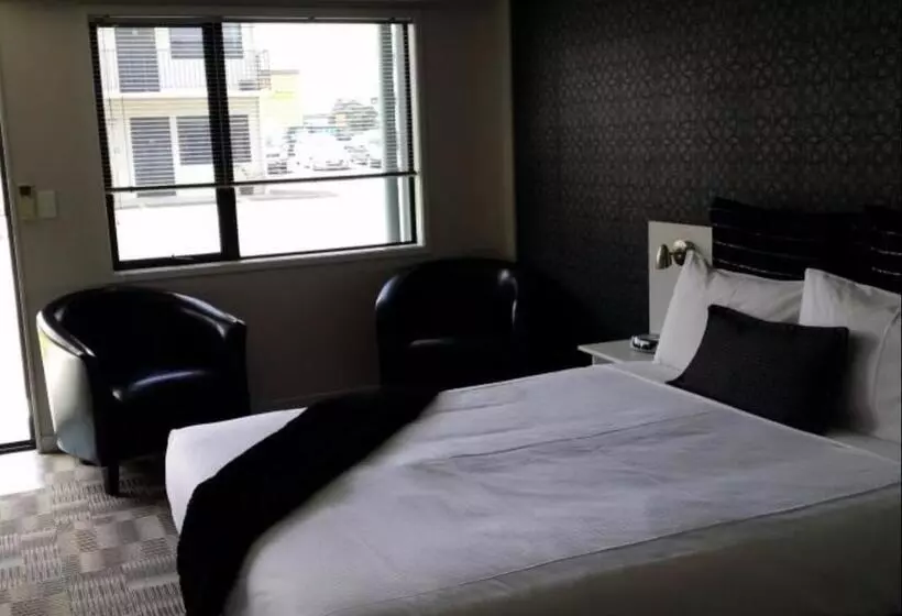 Standard-studio, Asure Abode On Courtenay Motor Inn