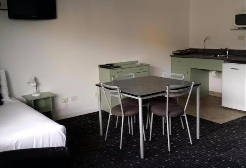 סטודיו דלוקס, Asure Abode On Courtenay Motor Inn