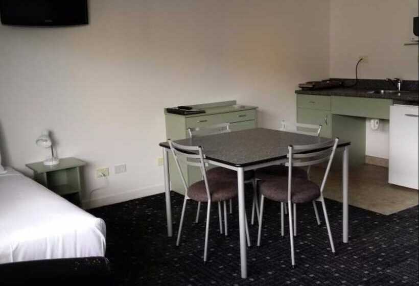 סטודיו דלוקס, Asure Abode On Courtenay Motor Inn