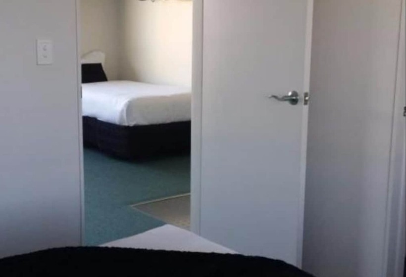 סוויטה, Asure Abode On Courtenay Motor Inn