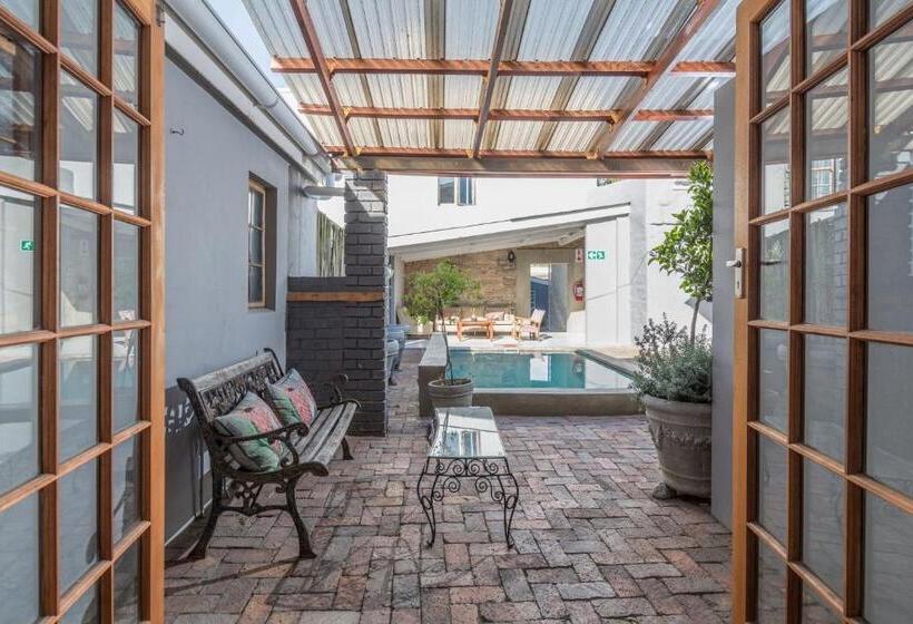 اتاق استاندارد با چشم‌انداز باغ, Bartholomew's Loft