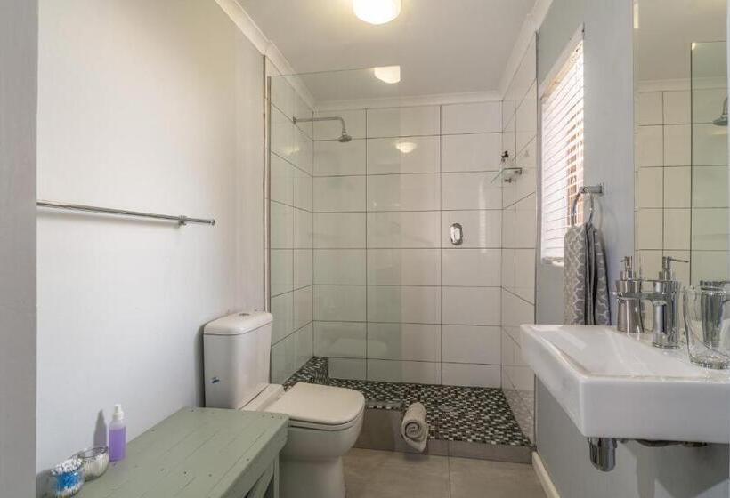 اتاق استاندارد با چشم‌انداز باغ, Bartholomew's Loft