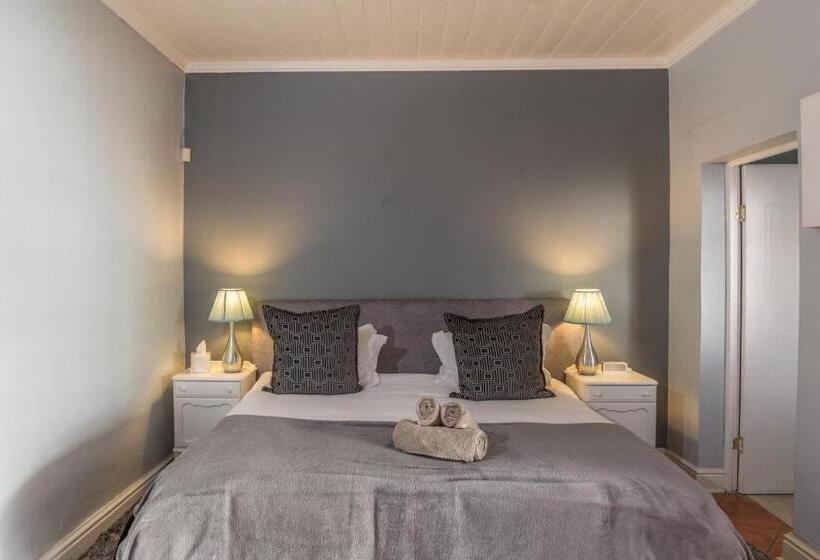 اتاق استاندارد با چشم‌انداز باغ, Bartholomew's Loft