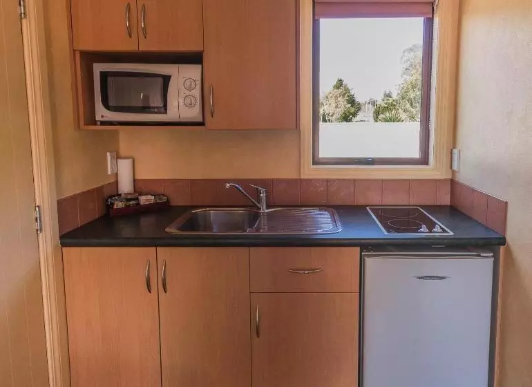 استودیو استاندارد با بالکن, Red Tussock Motel