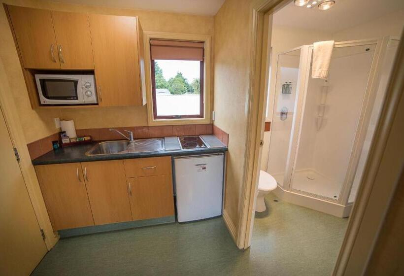 استودیو استاندارد با بالکن, Red Tussock Motel