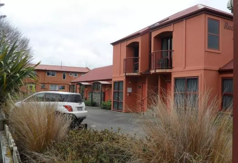 استودیو استاندارد با بالکن, Red Tussock Motel