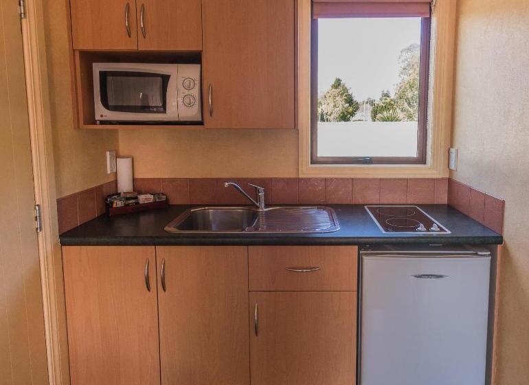 اتاق استاندارد برای معلولان, Red Tussock Motel