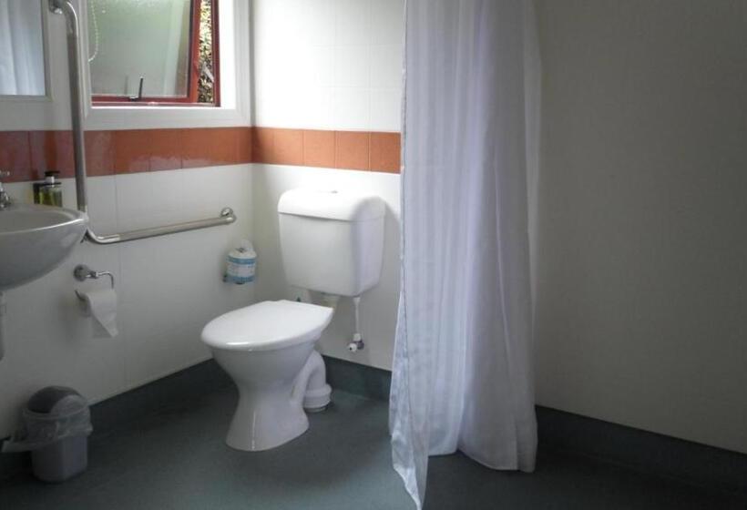 اتاق استاندارد برای معلولان, Red Tussock Motel