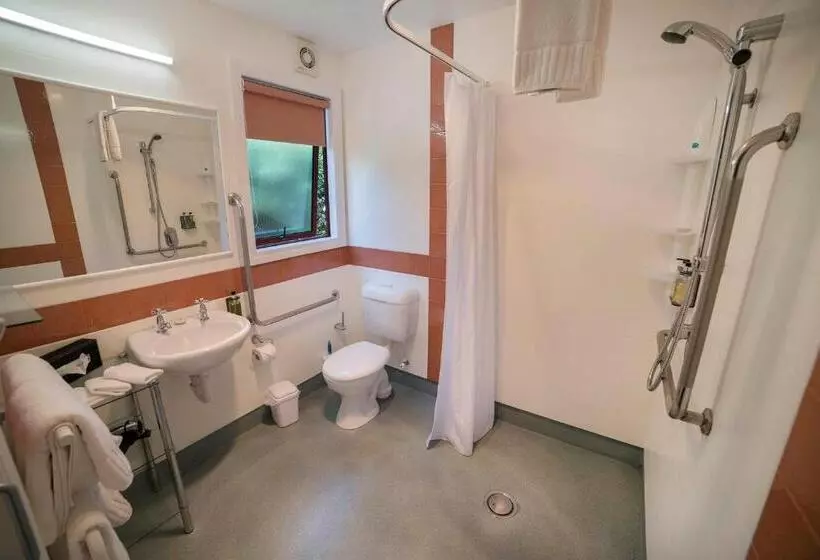 اتاق استاندارد برای معلولان, Red Tussock Motel