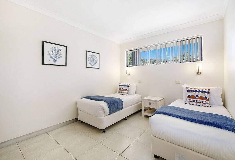 ２ベッドルームアパートメント, Smugglers On The Beach