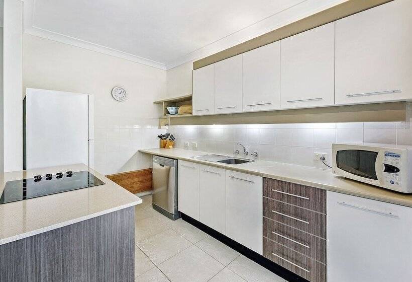 ２ベッドルームアパートメント, Smugglers On The Beach