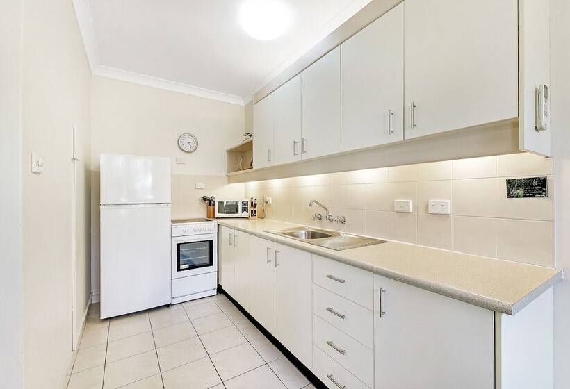 ２ベッドルームアパートメント, Smugglers On The Beach