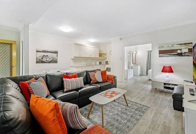 １ベッドルームアパートメント, Smugglers On The Beach