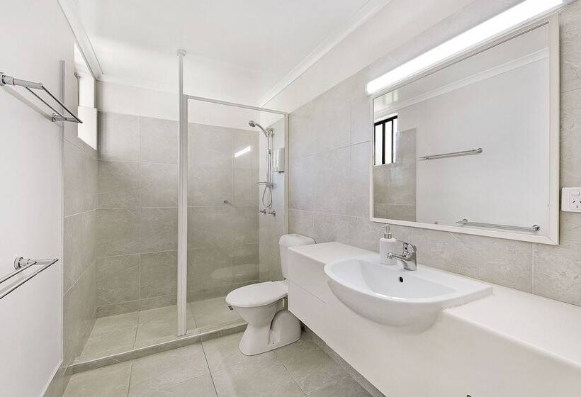 ２ベッドルームアパートメント, Smugglers On The Beach