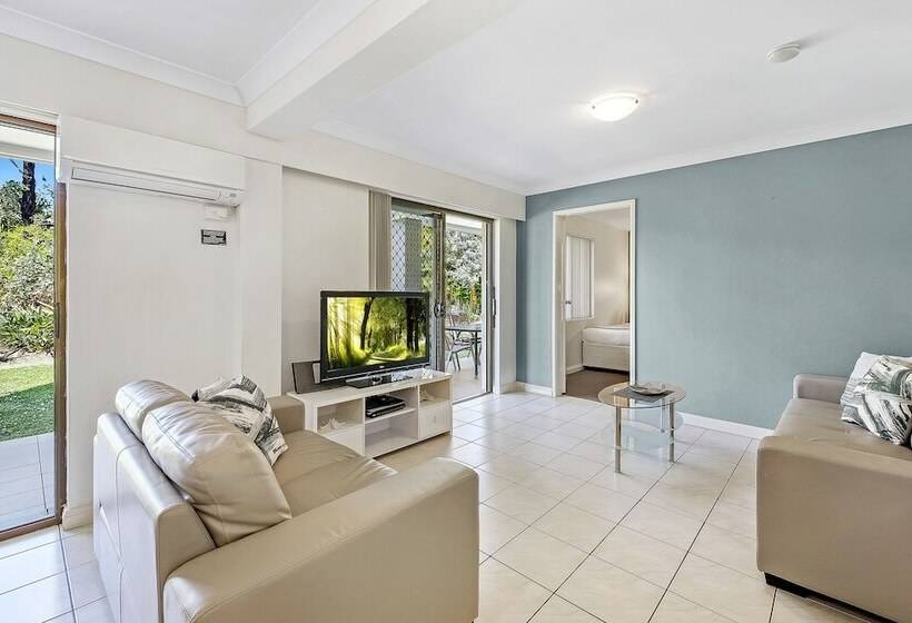 ２ベッドルームアパートメント, Smugglers On The Beach