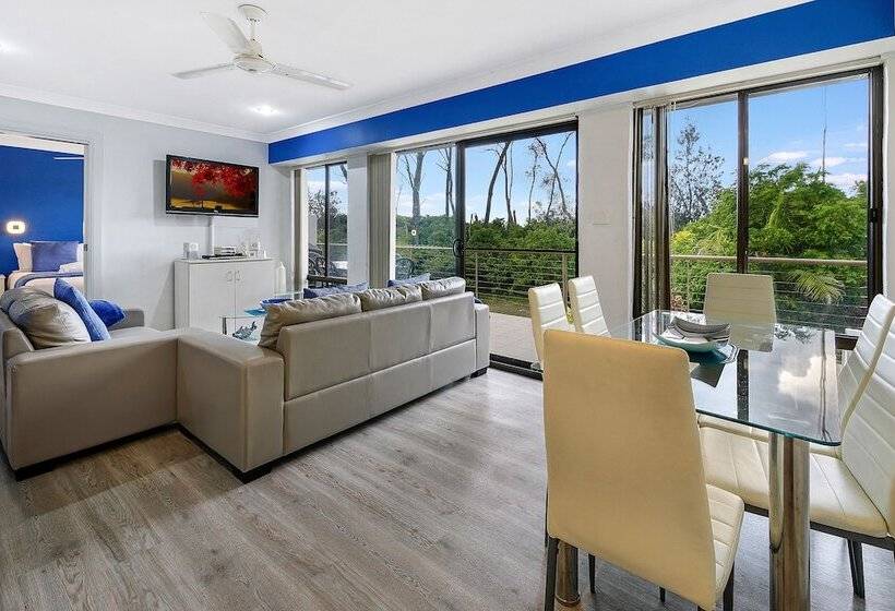 ２ベッドルームアパートメント, Smugglers On The Beach