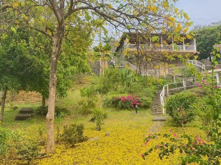 اتاق استاندارد با چشم‌انداز باغ, Frangipani