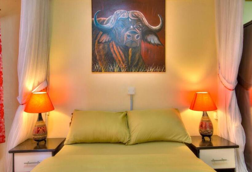 اتاق سوپریور, Red Buffalo House