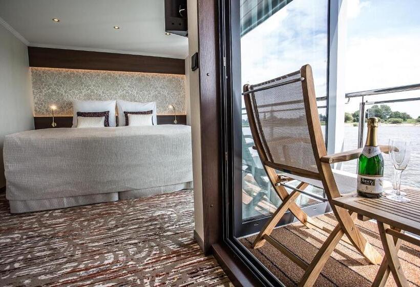 带河湖景观的套房, Viva Riverside Altstadt Düsseldorf