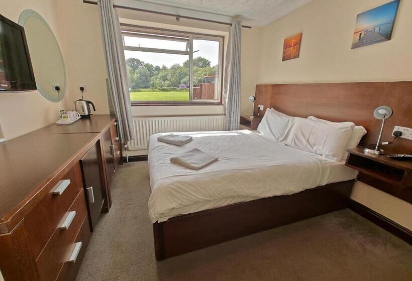 Номер Стандарт, Little Foxes Hotel & Gatwick Airport Parking