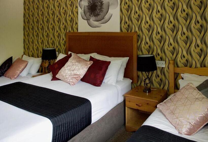 Номер Стандарт Трехместный, Little Foxes Hotel & Gatwick Airport Parking