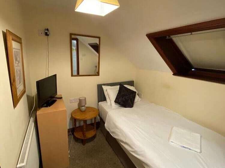 Номер Стандарт Индивидуальный, Little Foxes Hotel & Gatwick Airport Parking