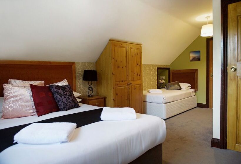 Номер Стандарт Трехместный, Little Foxes Hotel & Gatwick Airport Parking