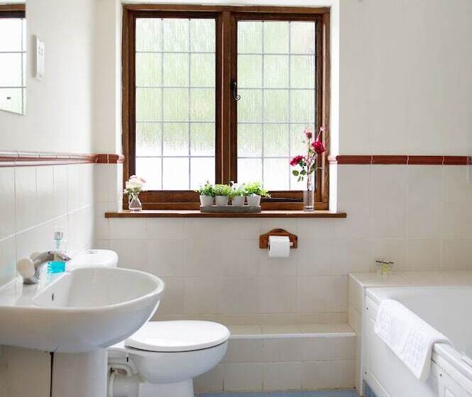 Семейный Номер, Little Foxes Hotel & Gatwick Airport Parking