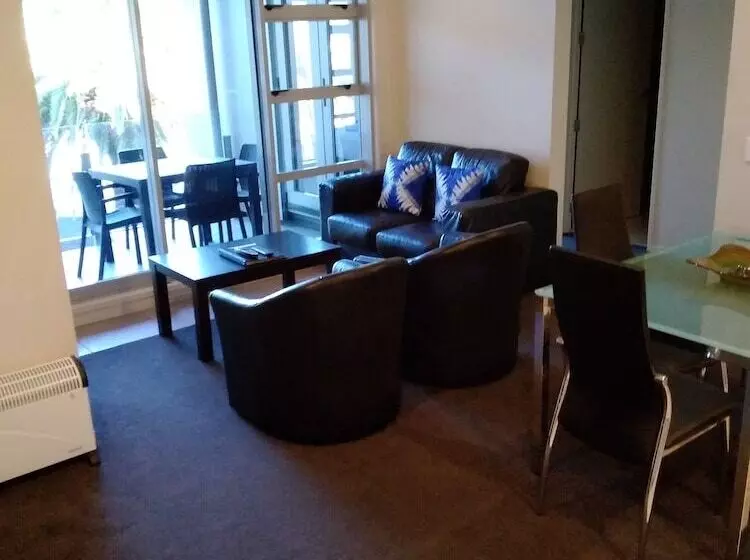 2ベッドルーム家族用アパートメント, Esplanade Apartments