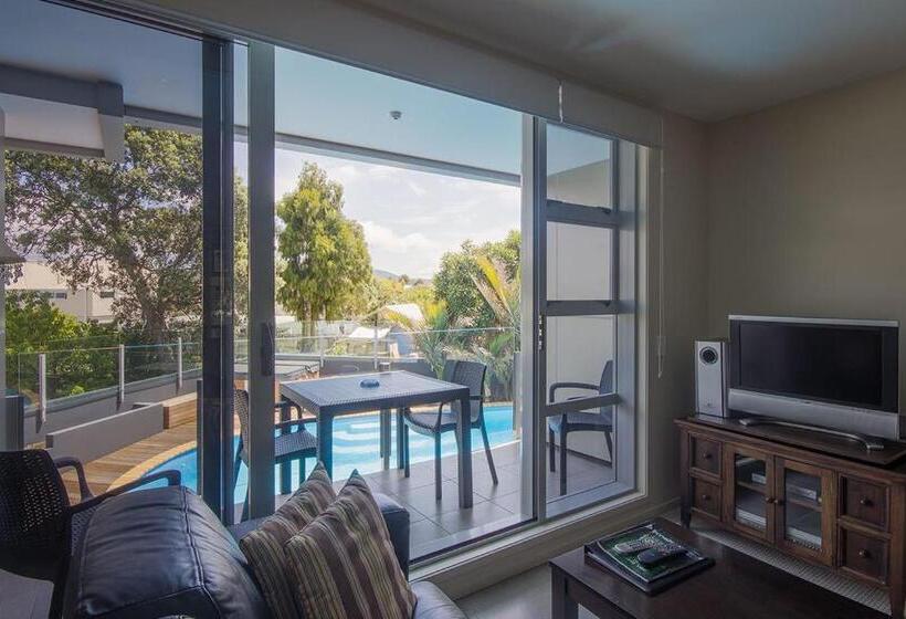 דירת חדר, Esplanade Apartments