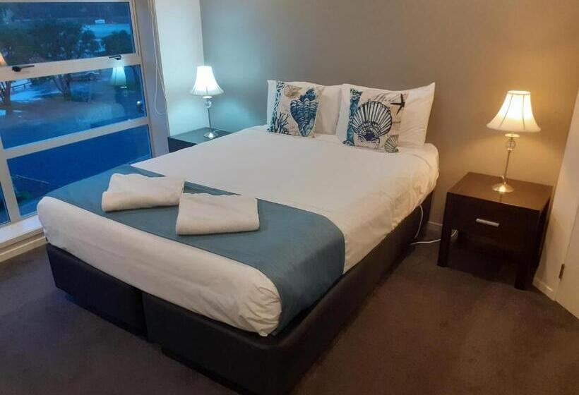 דירת 3 חדרים נוף לים, Esplanade Apartments