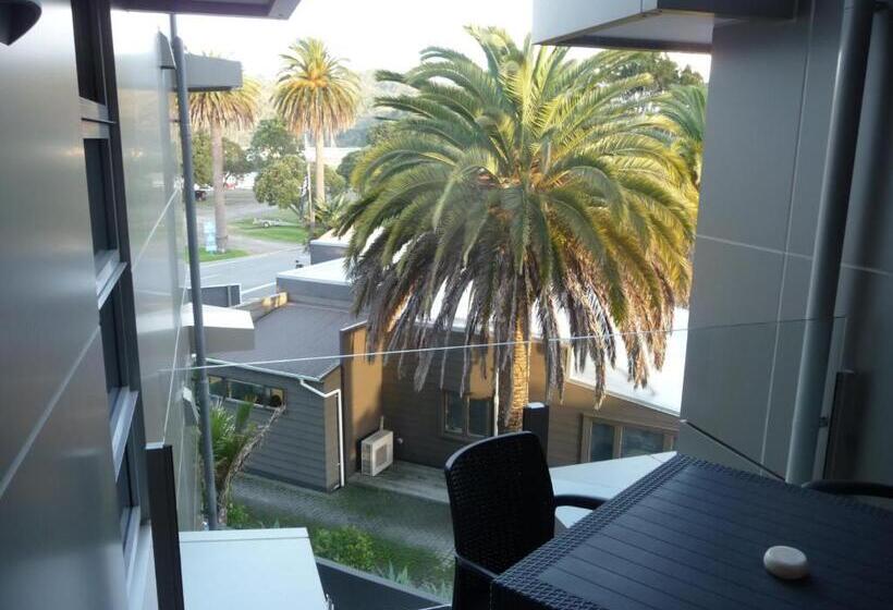 דירה משפחתית 2 חדרי שינה, Esplanade Apartments