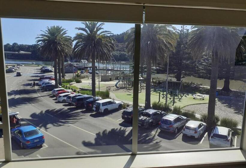 דירת חדר סופריור, Esplanade Apartments