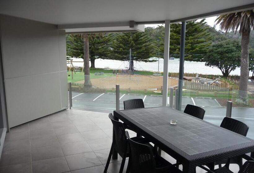 דירת חדר, Esplanade Apartments