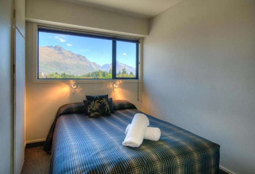 标准工作室, Four Seasons Motel