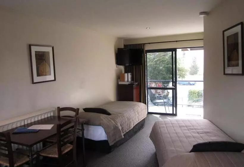 １ベッドルームアパートメント, Four Seasons Motel