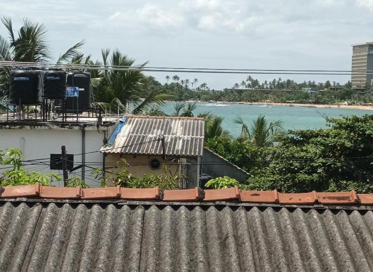 豪华海景房带阳台, Blue Eyes Inn