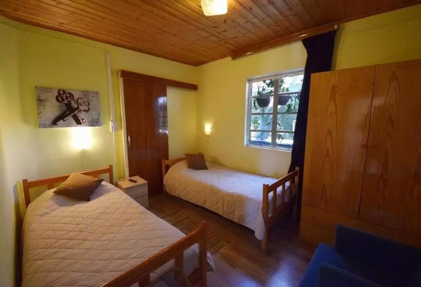 اتاق استاندارد چهار تخته, Christys Palace