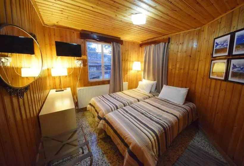 اتاق استاندارد چهار تخته, Christys Palace