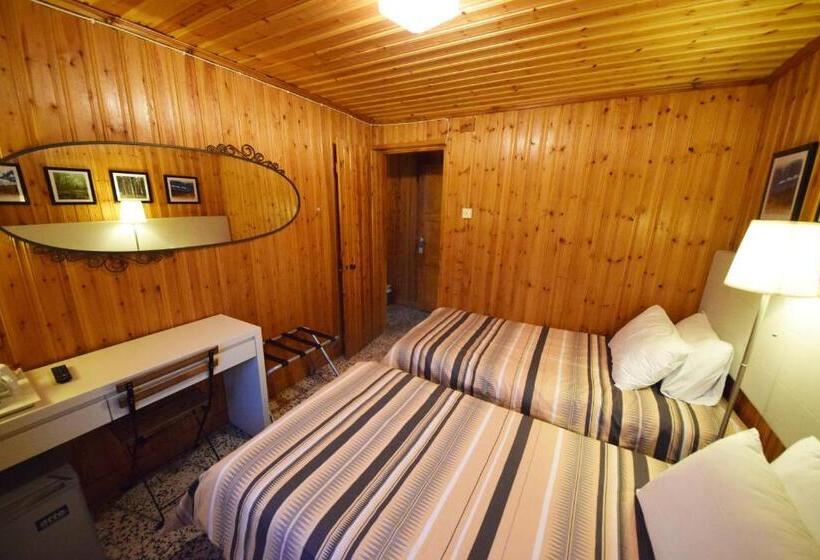 四人标准间, Christys Palace