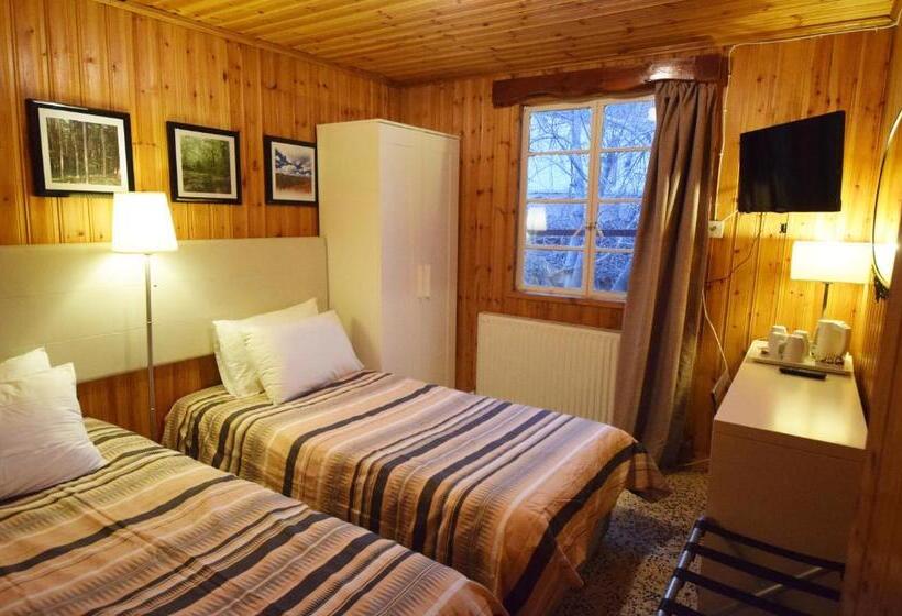 Четырехместный Номер Стандарт, Christys Palace