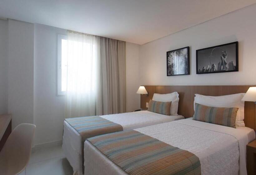 标准间, Crocobeach