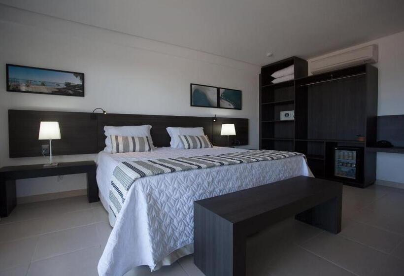 海景豪华三人间, Crocobeach