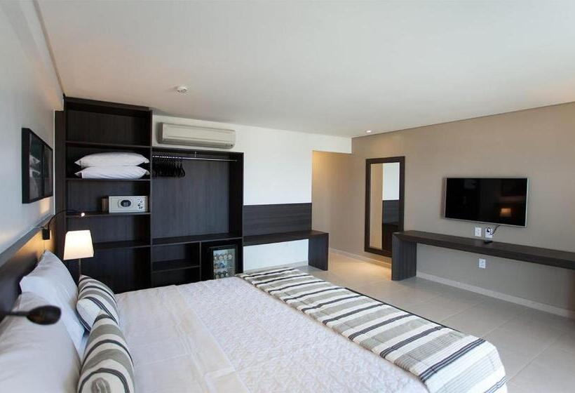 带大床的标准间, Crocobeach