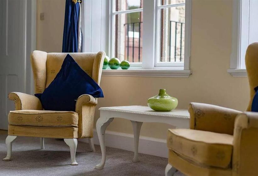 غرفة قياسية, Mellington Hall Country House