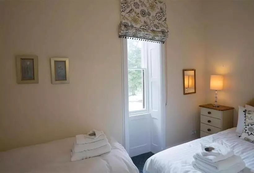 スタンダード４人部屋, Mellington Hall Country House