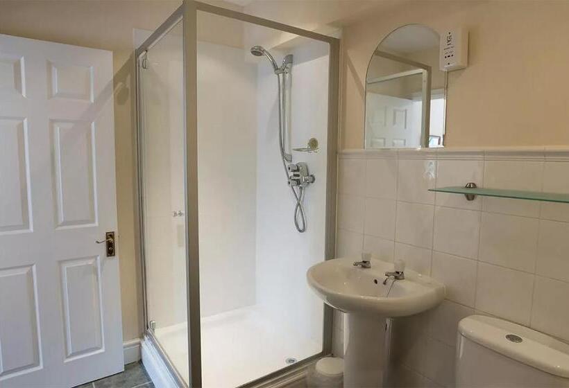 חדר סטנדרט לארבעה, Mellington Hall Country House