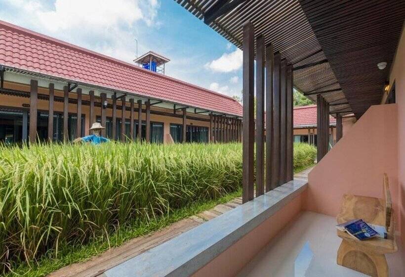 Quarto deluxe, Naina Resort & Spa   Sha Extra Plus